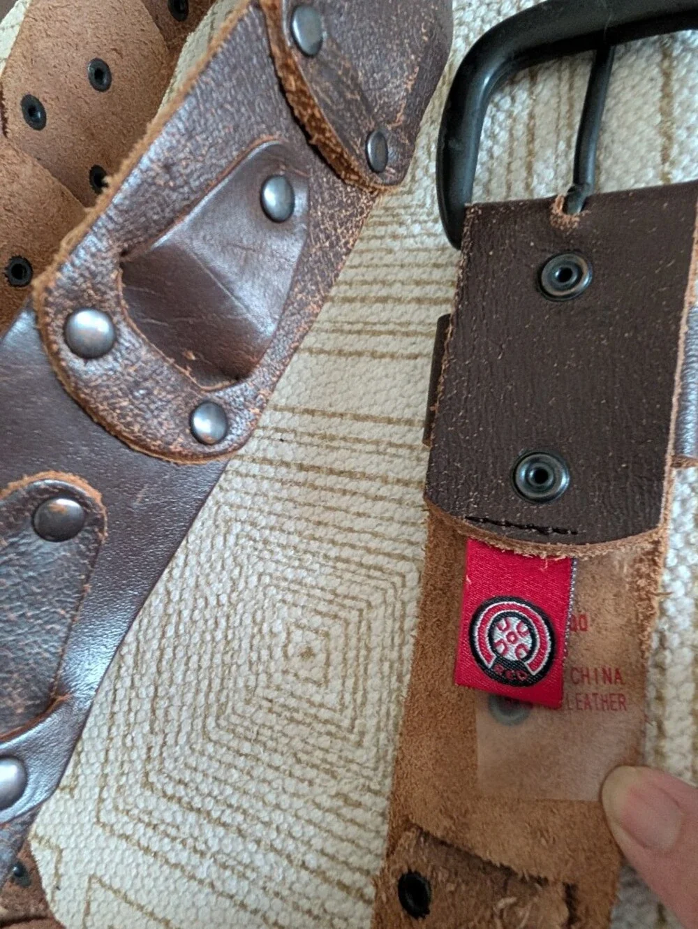 C-Red Men's Classic Distressed Brown Leather Belt with Dark Metal Buckle Sz 38